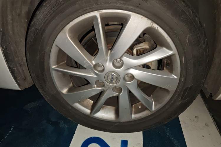 Used Nissan Sylphy 2012 1.6 XL CVT Luxury Edition Right Front Wheel Hub