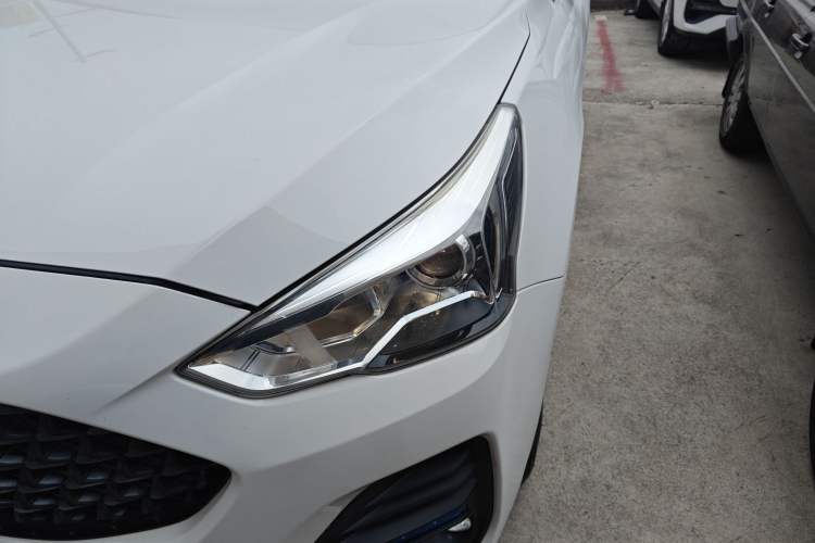 Used Haval M6 2019 1.5T Manual Two-Wheel Drive Elite Version China VI Standard Left Front Headlight