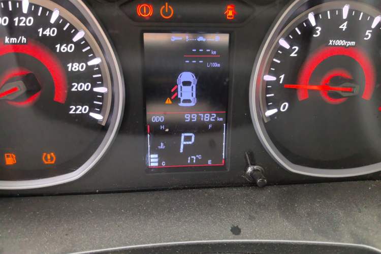 Used Soueast DX3 2016 1.5T CVT Prestige Edition Odometer Close Up