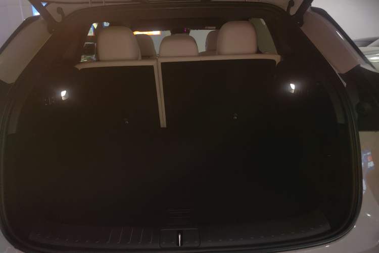 Used Li Auto i6 2025 Model Two-Wheel-Drive Standard Type Trunk