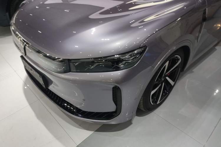 Used VOYAH FREE 2025 Model FREE+ Four-Wheel-Drive Qiankun Edition