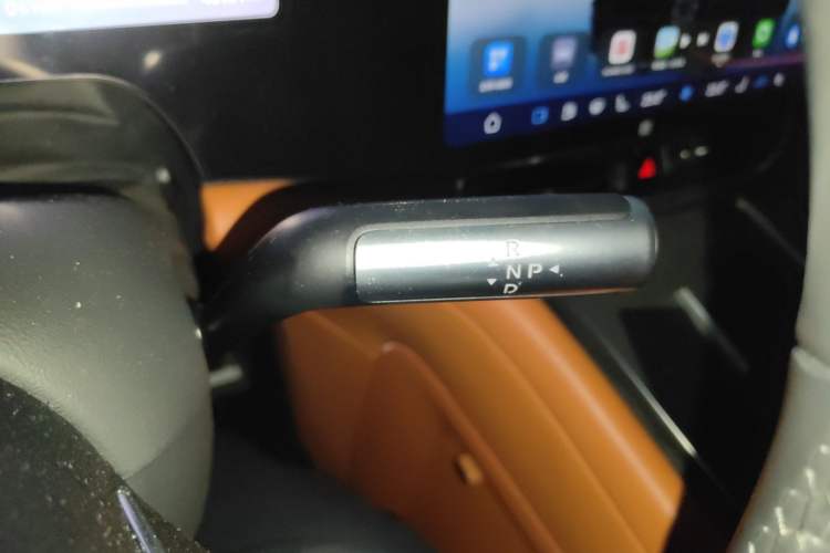 Used Hima AITO M9 2024 Range-Extended Ultra Version 42 kWh 6-Seater Model Gear Lever