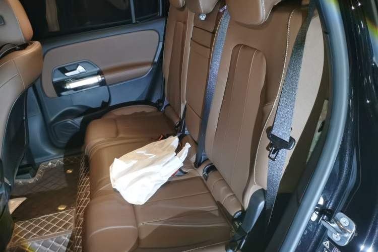 Used Mercedes-Benz GLB 2024 Refresh GLB 200 Fashion Edition Left Rear Seat