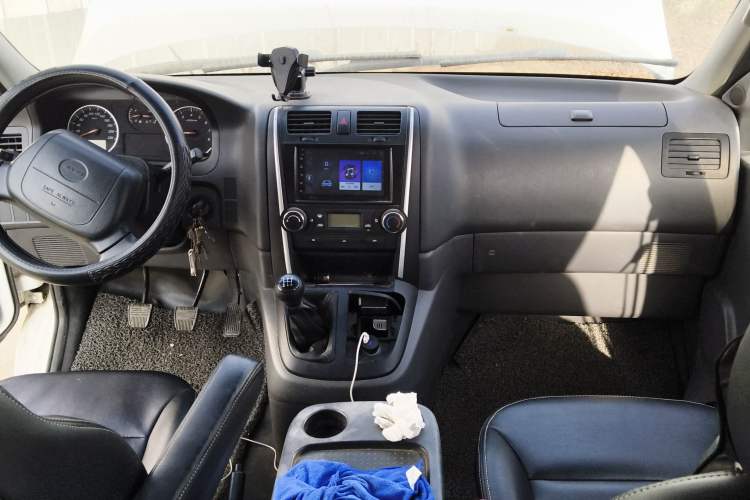 Used Jinbei Express 2018 2.0L Standard Version V19 Center Console