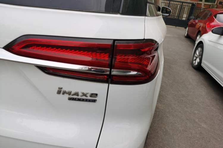 Used Roewe iMAX8 2021 400TGI Supreme Series Ultimate Edition Right Rear Taillight