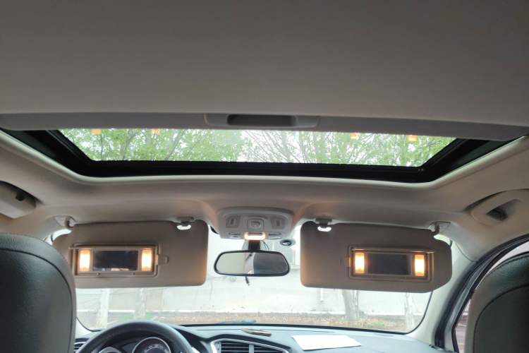 Used Citroen C4L 2015 1.8L Automatic Prestige Edition Headliner