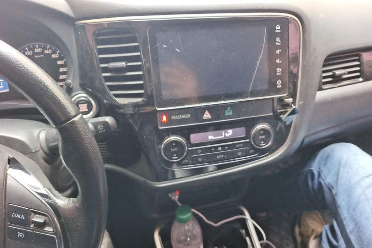 Used Mitsubishi Outlander 2018 2.0L Two-Wheel Drive Glory Edition 5 Seats
