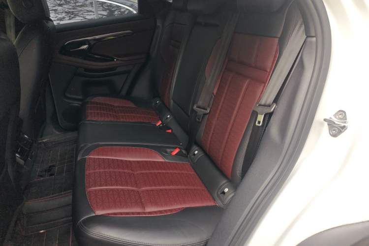 Used Land Rover Range Evoque 2020 249 PS R-DYNAMIC SE Sport Technology Edition Left Rear Seat