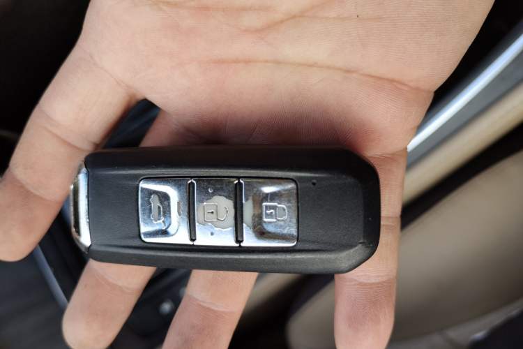 Used Baojun 730 2017 1.8L iAMT Prestige Version 7 Seats Vehicle Key