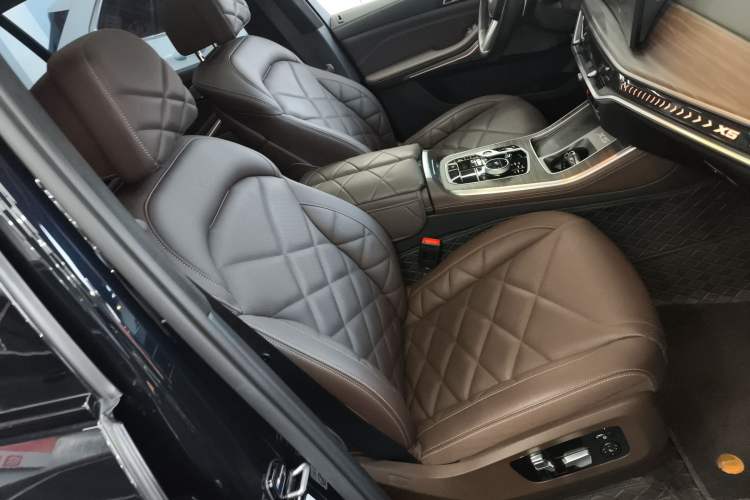 Used BMW X5 2023 xDrive 40Li M Sport Night Edition Package