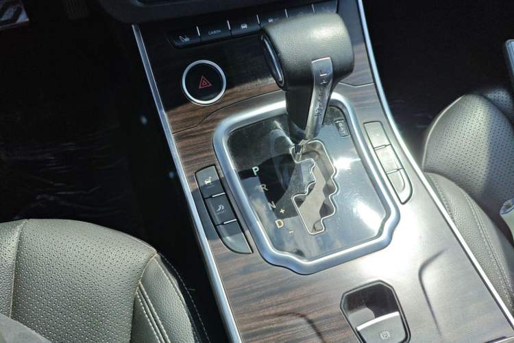 Used Land X7 2015 2.0T Panoramic Prestige Edition
