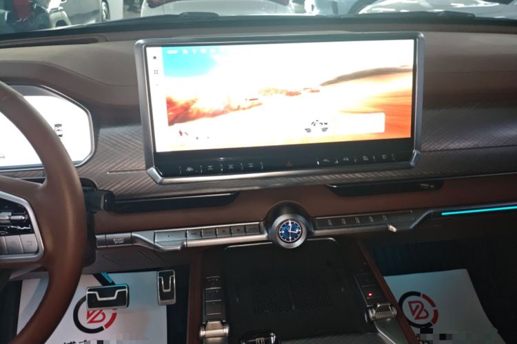 Used Tank 700 New Energy 2024 Hi4-T Extreme Edition Audio And AC Panel