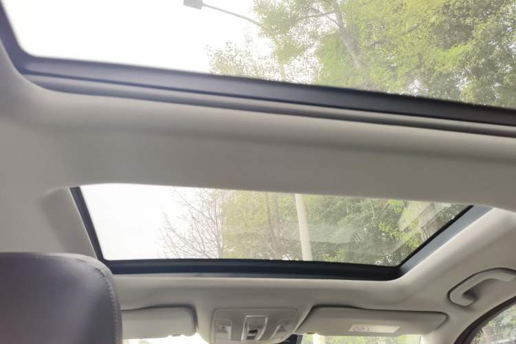 Used Mercedes-Benz M-Class 2014 ML 400 4MATIC Dynamic Model