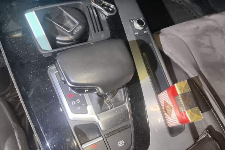 Used Audi Q5L 2022 40T Fashionable and Dynamic Model
