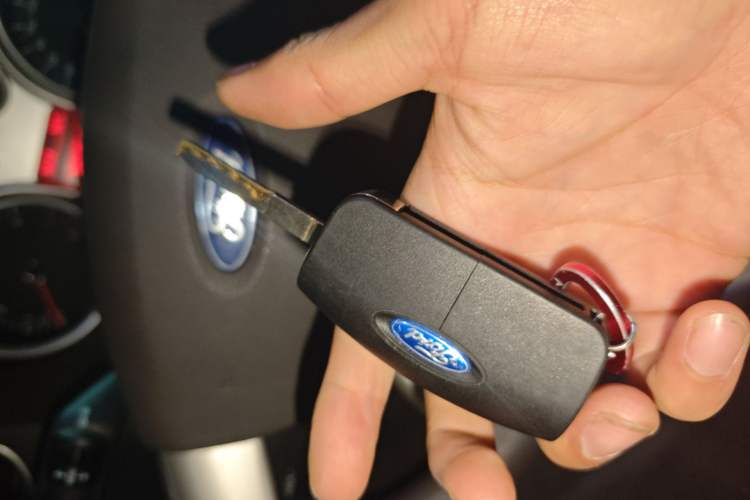 Used Ford Focus 2011 Hatchback 1.8L Automatic Fashion Edition Vehicle Key