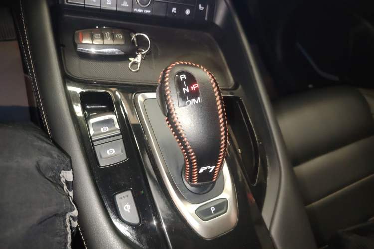 Used Haval F7x 2021 1.5T Two-Wheel Drive Smart Technology Edition Gear Lever