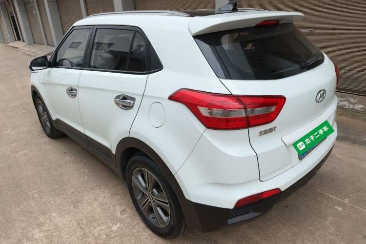 Used Hyundai ix25 2015 1.6L Automatic Two-Wheel-Drive Deluxe DLX Model Rear Left 45 Deg