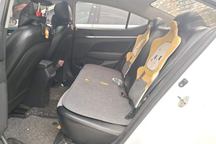 Used Hyundai Elantra (6th Generation / Lingdong) 2016 1.6L Automatic ZhiXuan – Elite Version Left Rear Seat