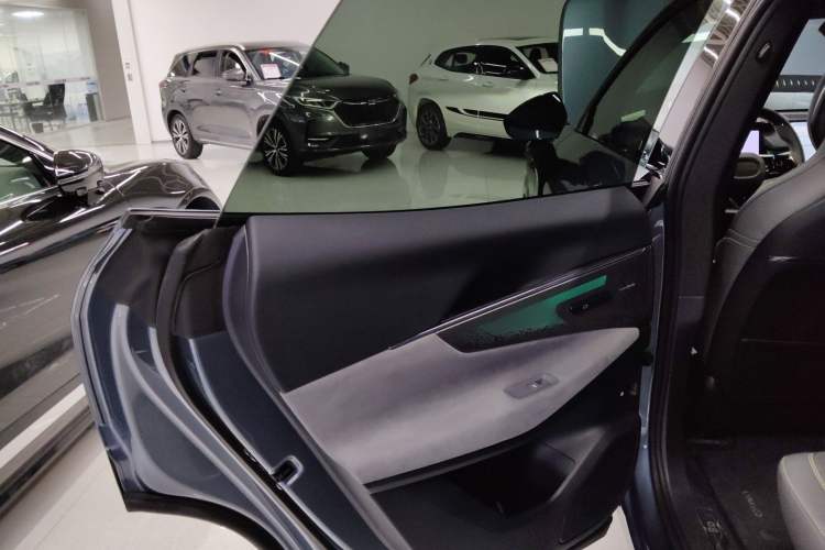 Used Lynk & Co 08 EM-P 2025 245km Ultra-Long Range Halo