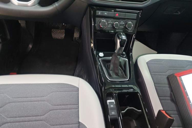 Used Volkswagen Tharu 2025 New Sharp 300TSI Ambitious Edition Gear Lever