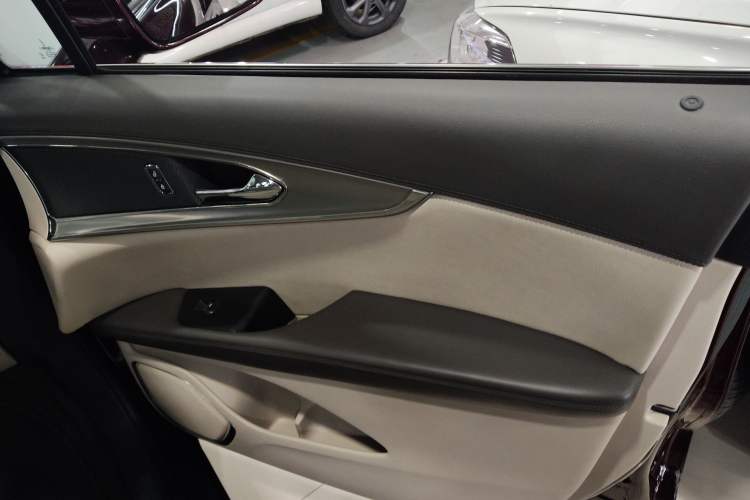 Used Lincoln MKX 2017 2.0T Two-Wheel Drive Deluxe Edition
