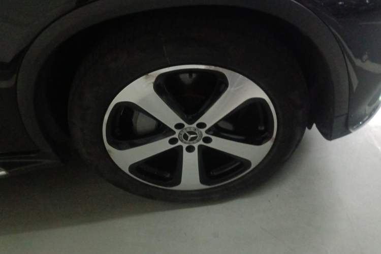 Used Mercedes-Benz GLC 2019 GLC 260 L 4MATIC Luxury Model Right Front Wheel Hub