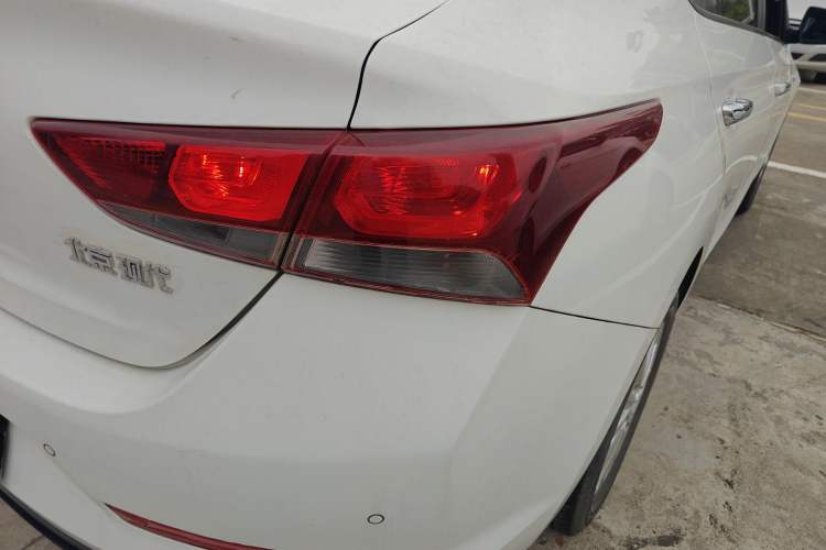 Used Hyundai Verna (new generation) 2016 1.4L Automatic Cool Edition GLS Exterior 3