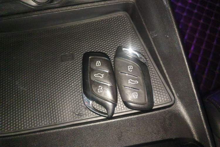 Used MG 5 2022 180 DVVT CVT Youth Luxury Edition
