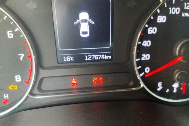 Used Kia K3 2016 1.6L Manual GL Odometer Close Up