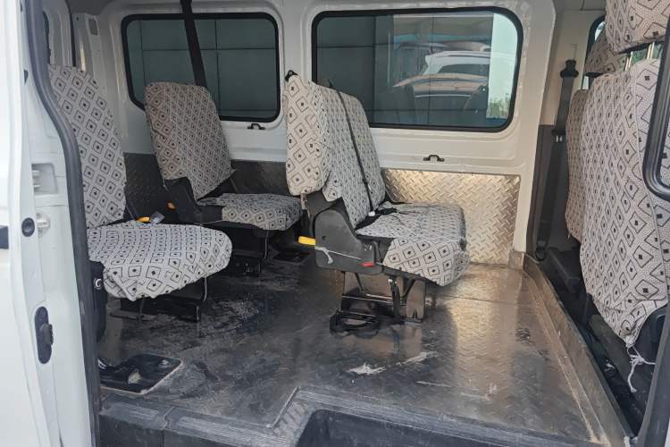 Used Ford Transit T8 2024 T8 2.0T Diesel Manual Mid-axle Mid-roof 6-seater Multi-function Version 2/2/2 Left Rear Seat