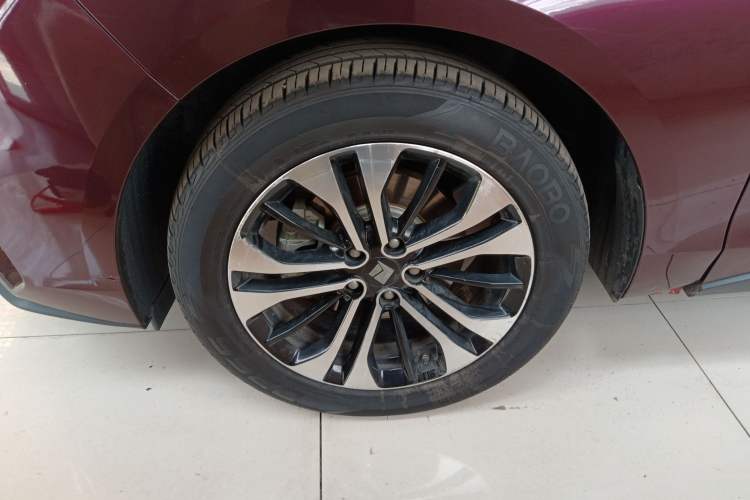 Used Baojun RC-6 2019 1.5T CVT 24-Hour Online Prestige Edition Left Front Wheel Hub