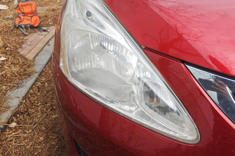 Used Nissan Tiida 2011 1.6L CVT Smart Version Right Front Headlight