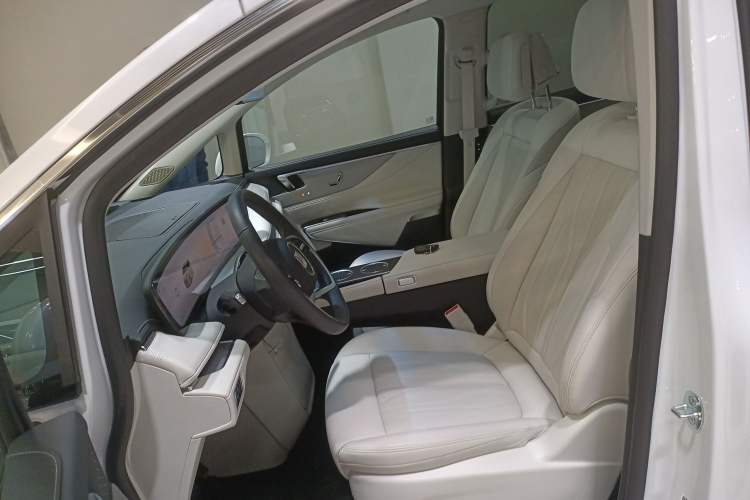 Used Buick GL8 New Energy 2024 Lu Zun Deluxe Edition 7-Seater Left Front Seat