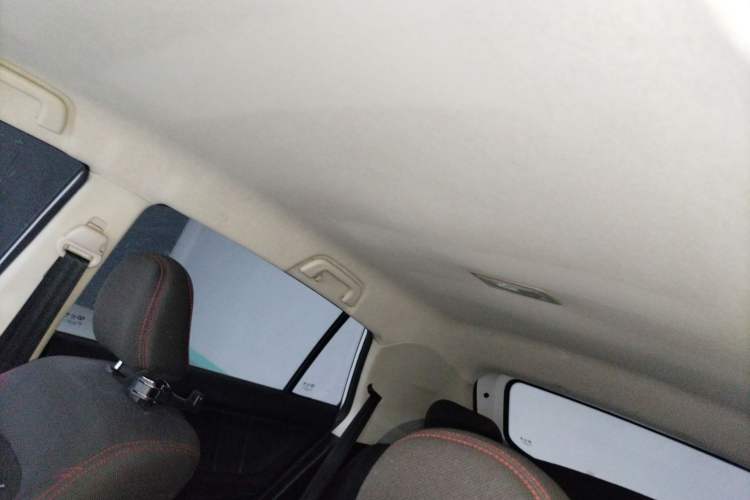 Used FAW Yingzhi G3 2016 1.5L Manual Comfort Edition Headliner