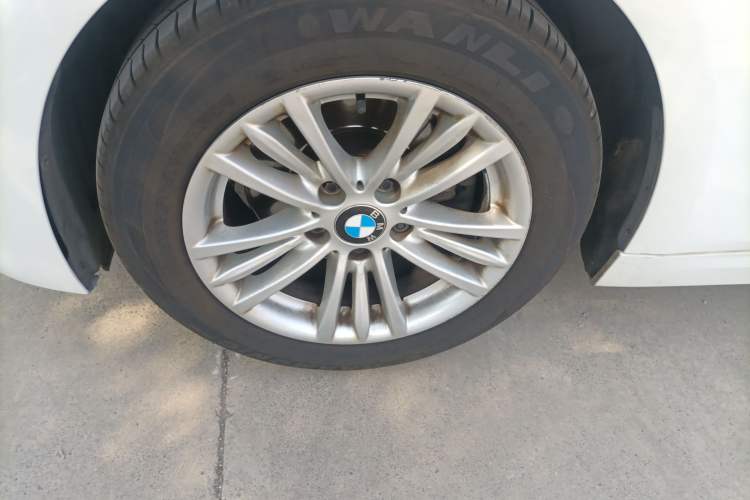 Used BMW 3 Series 2015 316Li Fashion Model
