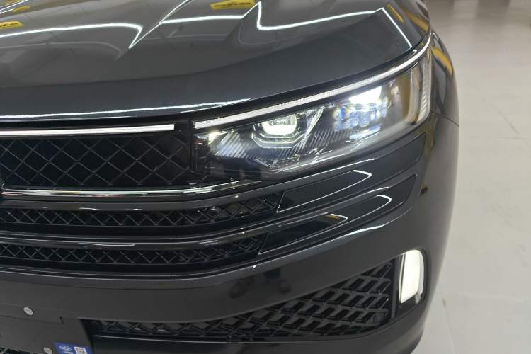 Used Volkswagen Tavendor 2026 Model 380TSI Four-Wheel Drive R-Line Cruise Zhongxiang Edition