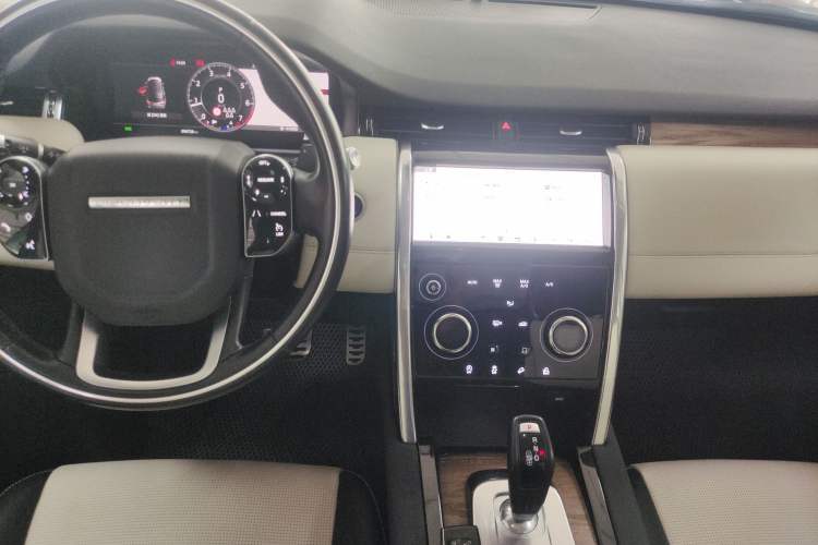 Used Land Rover Discovery Sport 2020 249 PS R-Dynamic Performance Tech Edition 7 Seats Audio And AC Panel