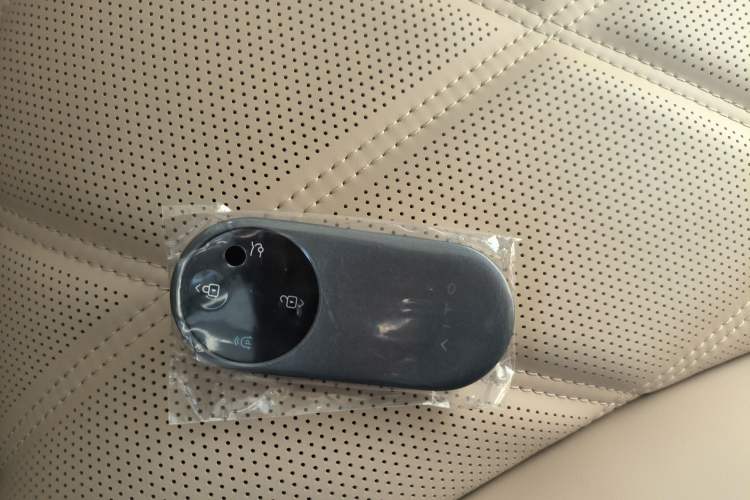 Used Hima AITO M9 2025 Extended-Range Ultra Version 52 kWh 6-Seater
