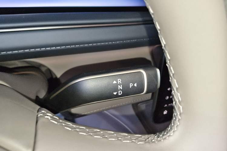 Used Nio ES8 2026 Model 6-seat Executive Signature Edition Gear Lever