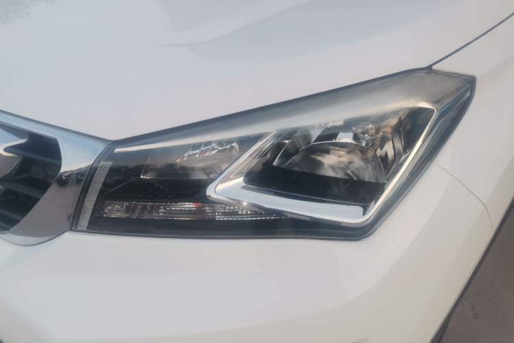 Used CHANGAN CS15 2016 1.5L Manual Luxury Edition Left Front Headlight