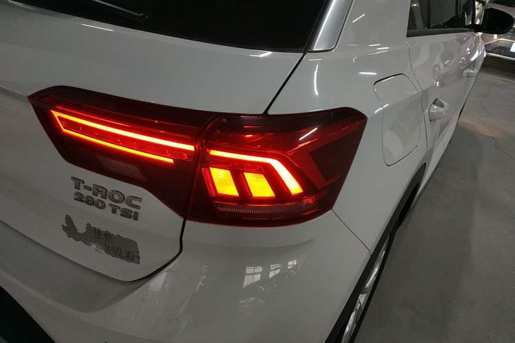 Used Volkswagen T-ROC 2019 280TSI DSG Two-Wheel Drive Advanced Version China VI Standard Right Rear Taillight