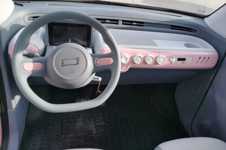 Used Bestune Pony 2024 170km Range Energizing Horse Center Console