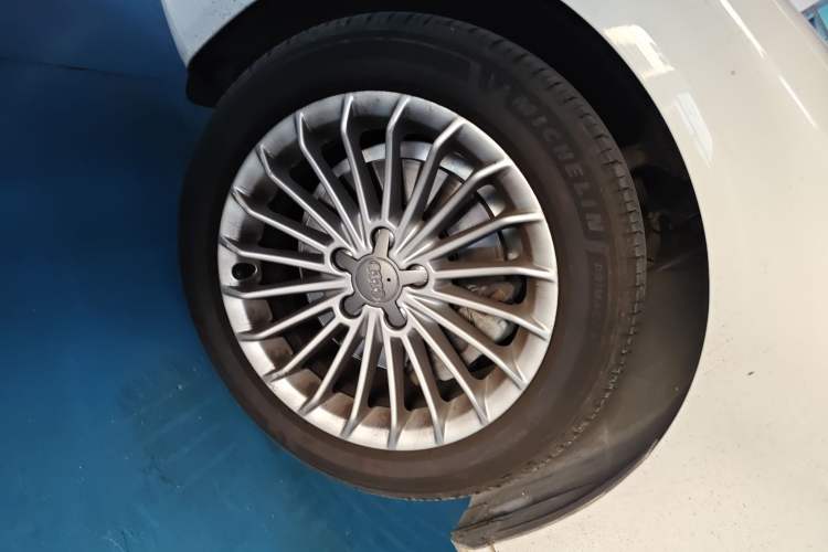 Used Audi A4L 2013 35 TFSI Automatic Technology Edition Left Front Wheel Hub