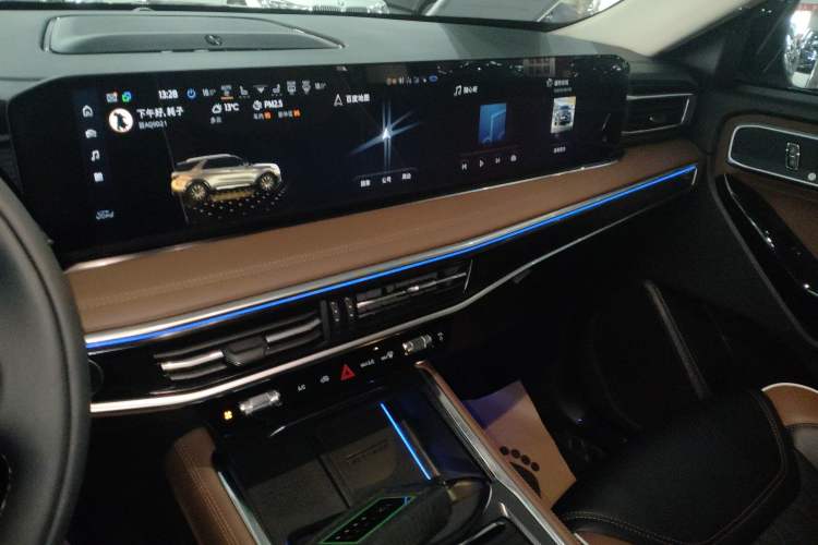 Used Ford Explorer 2023 EcoBoost 285 Four-Wheel Drive Titanium Edition 7-Seater