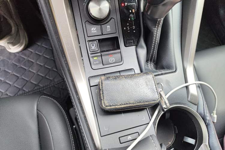 Used Lexus NX 2017 300h Front-Drive FENGSHANG Edition
