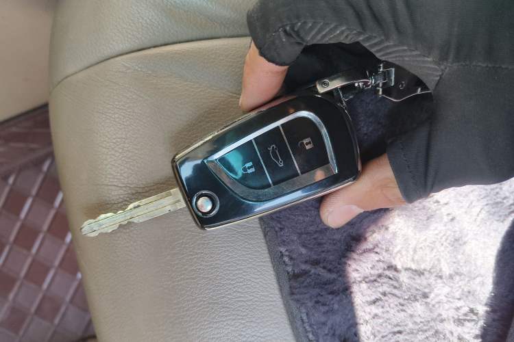 Used Toyota Highlander 2012 2.7L Two-Wheel Drive 5-Seater Sport Edition
