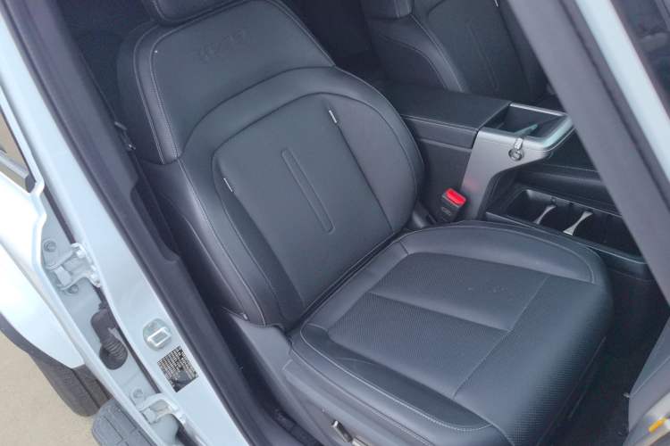 Used iCAR V23 2025 401 Two-Wheel Drive Advanced Edition Right Front Seat