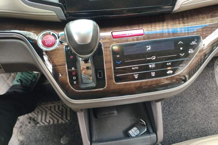 Used Honda Odyssey 2015 2.4L Smart Edition