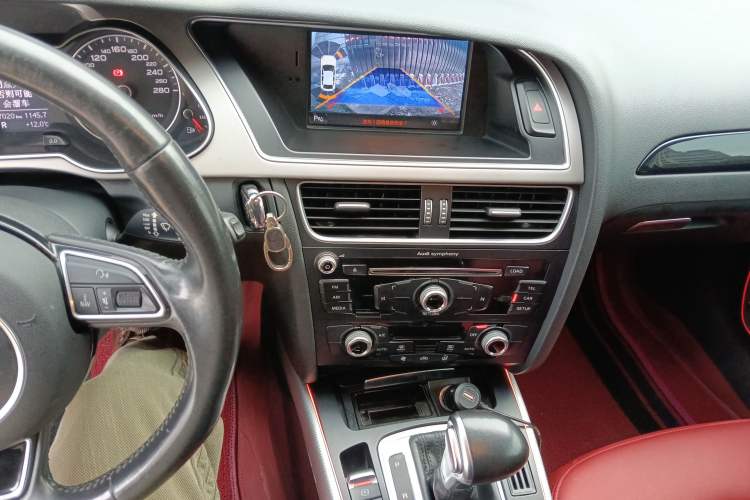 Used Audi A4L 2016 35 TFSI Collector's Edition Automatic Standard Model Audio And AC Panel