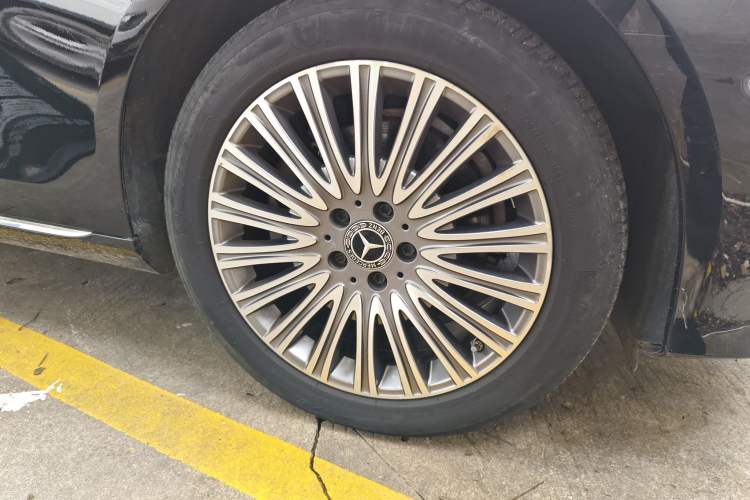 Used Mercedes-Benz E-Class 2023 E 300 L Luxury Model
